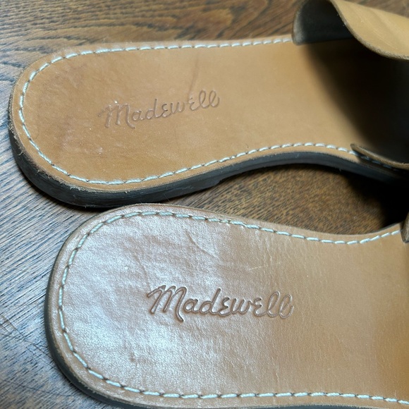 Madewell all-leather upper. The Boardwalk Post Slide sandal. Thong style. Size 9 - Picture 3 of 7